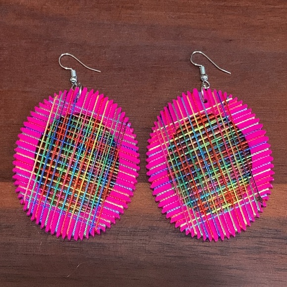 Jewelry - Pink Oval String Earrings